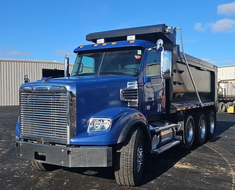 2016 Freightliner Coronado 122SD