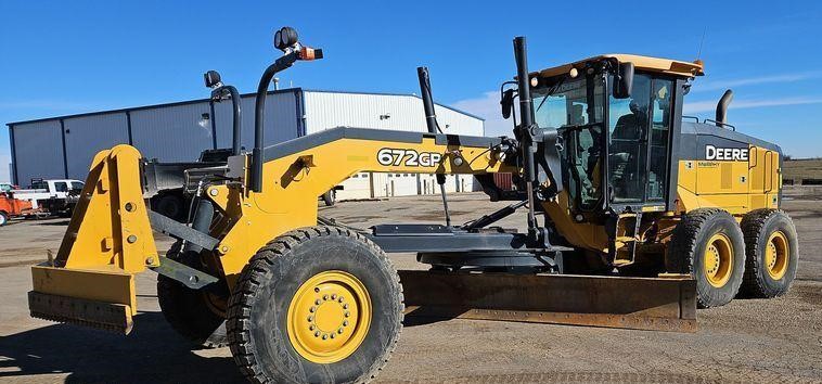 2019 John Deere 672G