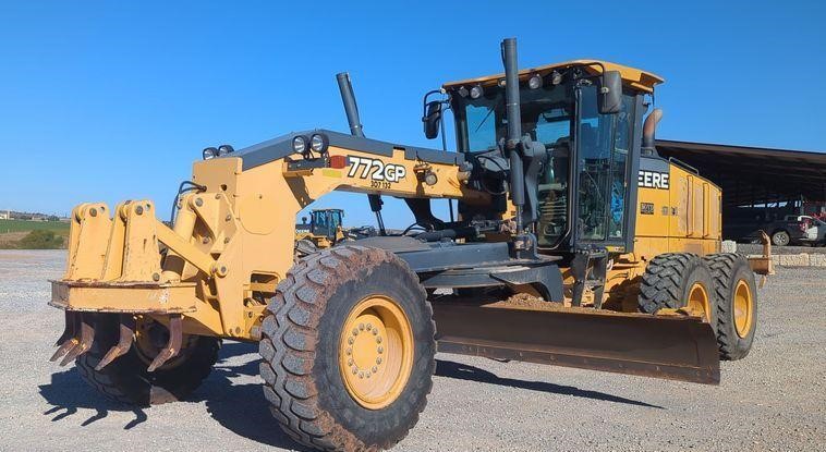 2012 John Deere 772GP